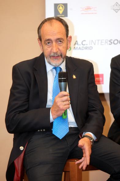 Presentación del IIIer Memorial Luis Aragonés - Uno de los asistentes.