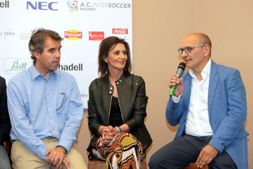 Presentación del IIIer Memorial Luis Aragonés -  Grupo de los asistentes.