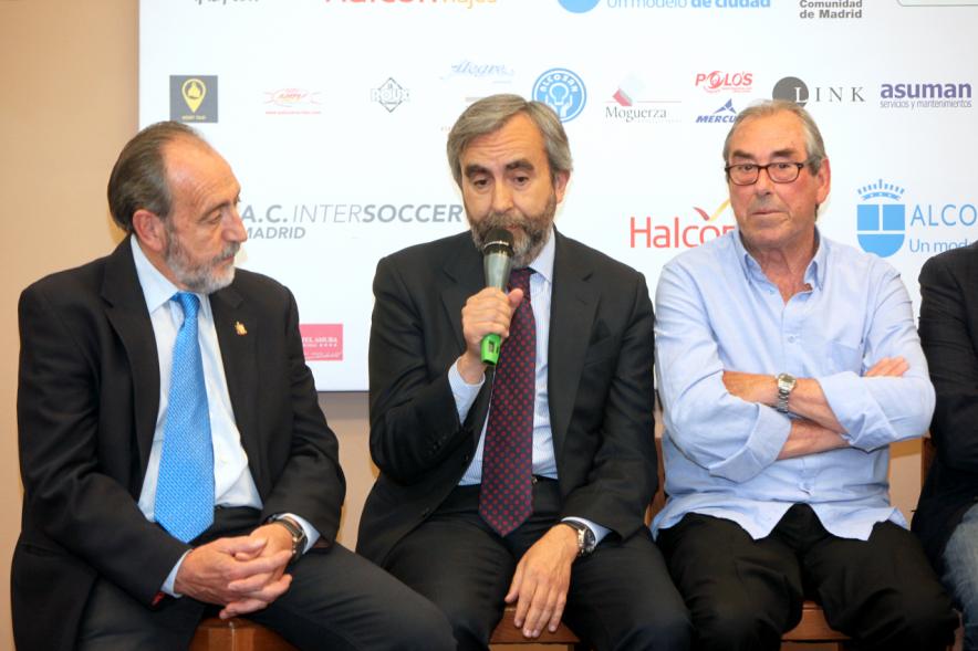 Presentación del IIIer Memorial Luis Aragonés -  Grupo de los asistentes.