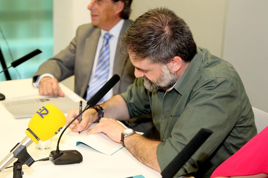 " Nacho López Llandres en la presentación de su libro. 