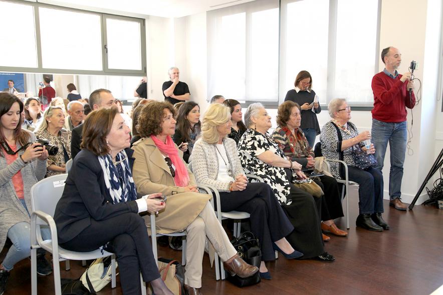 Presentación Proyecto Piloto Familyar Social Service - Imagen del público asistente al acto.