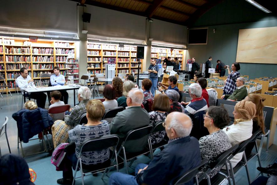 Vista general de los ponente y asistentes a la presentación - 2019