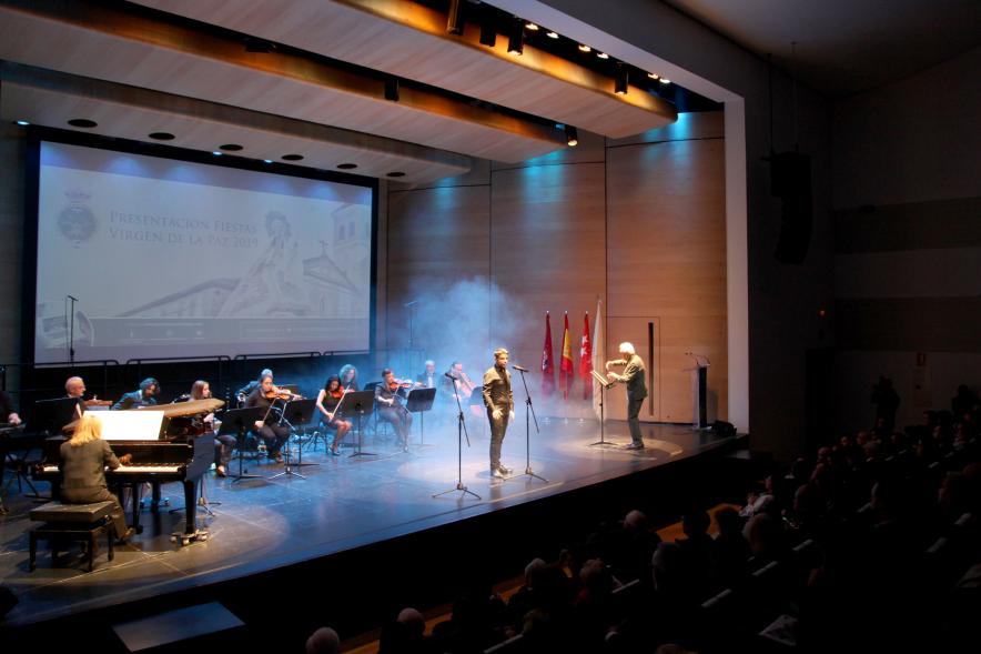 Presentación Fiestas Virgen de la Paz 2019 - Actuación musical de la orquesta y un solista.