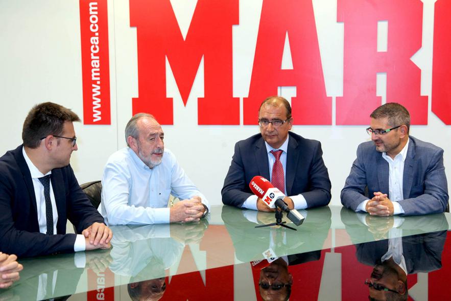 Presentación Madrid International Cup U14 2019 - Imagen del el presidente de la Federación de Fútbol de Madrid Paco Díez y otros representantes de la organización en un momento de la presentación.