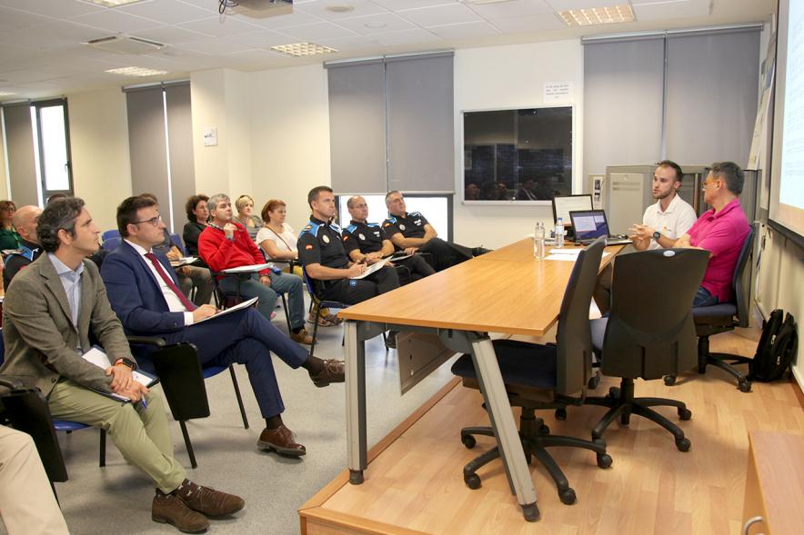 Presentación de la Plataforma de Transporte Escolar - Imagen de la primera fila de autoridades y de la mesa de ponentes.