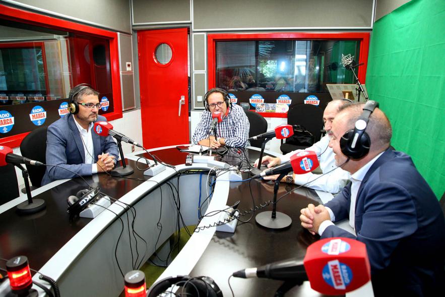 Presentación Madrid International Cup U14 2019 -  Imagen del alcalde Rafael Sánchez Acera en la presentación que se realizó en la sede del diario Marca acompañado de otras personalidades.