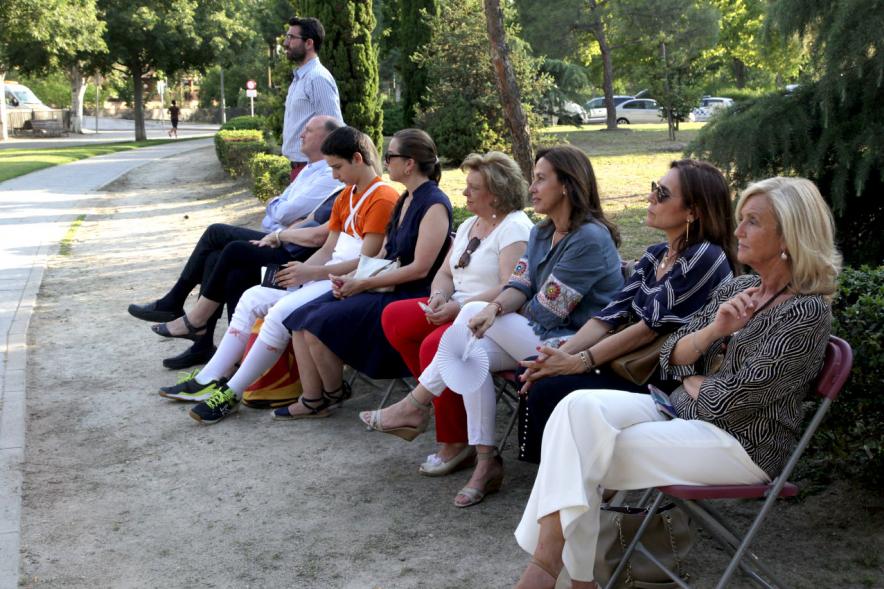 Presentación Obra "El Pequeño Libro de los Grandes Valores" -  Plano de la  fila de autoridades. 