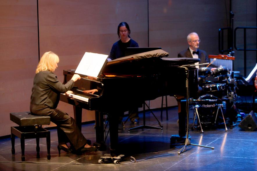 Presentación Fiestas Virgen de la Paz 2019 - Primer plano de la pianista.