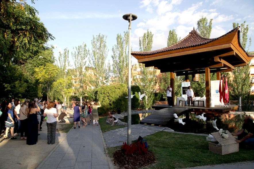 Presentación Obra "El Pequeño Libro de los Grandes Valores" -Panorámica de la presentación en la Campana de la Paz.