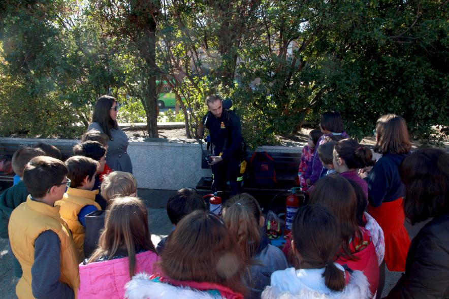 Presentación Semana de la Prevención de Incendios -  Explicaciones a  los participantes.
