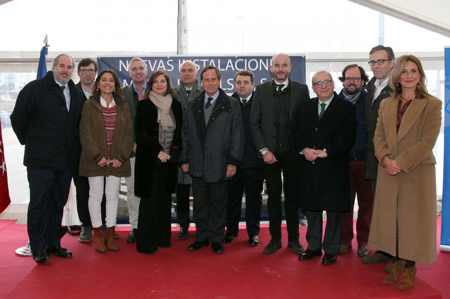 Colocación Primera Piedra Empresa Montajes Delsaz - Imagen de posado de todas las personas asistentes al acto.