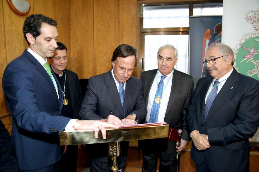 Nombramiento del Prioste Mayor Fiestas Virgen de la Paz 2018 - Firma del alcalde.