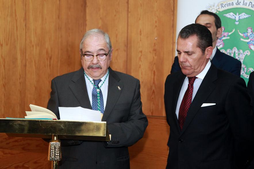 Nombramiento Prioste Mayor Fiestas Virgen de La Paz 2017 - El prioste y un cofrade.