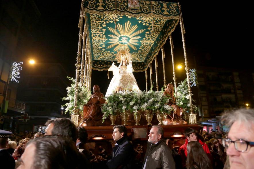Procesión de la Virgen de La Paz 2017 -  La Virgen y sus cofrades.