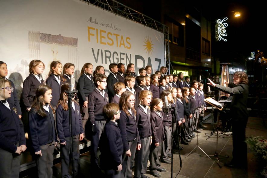 Procesión de la Virgen de La Paz 2017 -  El coro infantil.