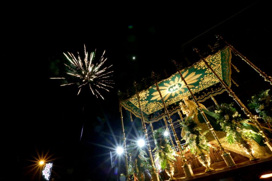 Procesión Virgen de la Paz 2018 - La carroza de la Virgen.