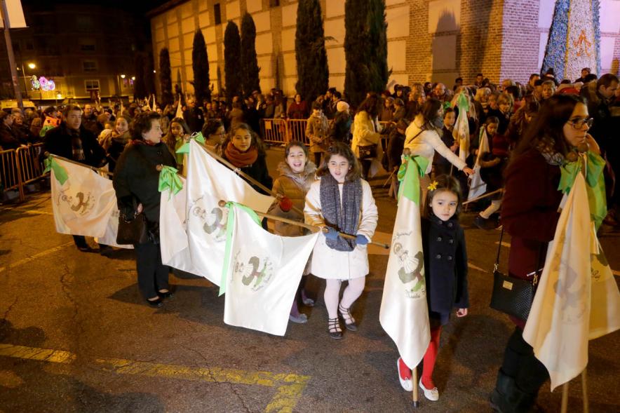 Procesión de la Virgen de La Paz 2017 - Los niños con estandartes.