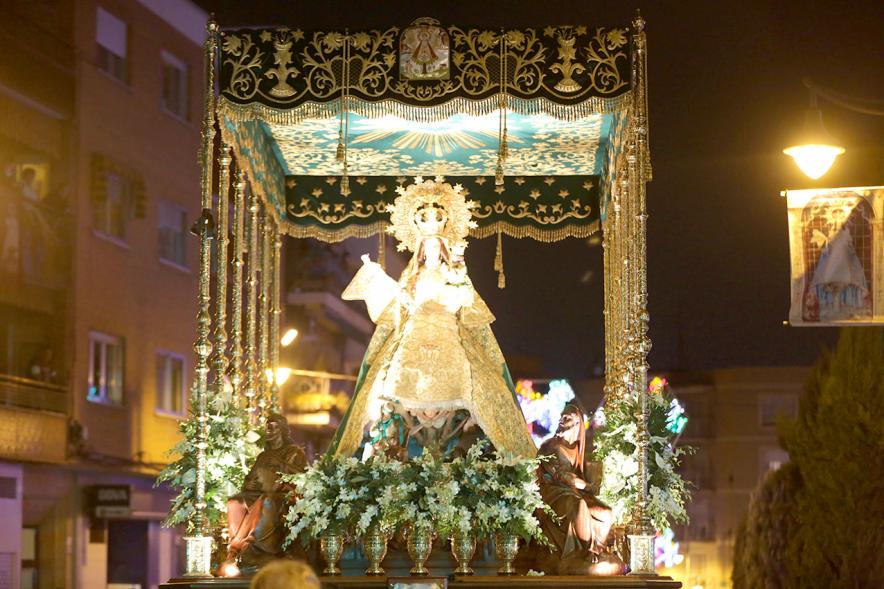 Procesión Virgen de la Paz 2018 - Primer plano de la Virgen de la Paz. 