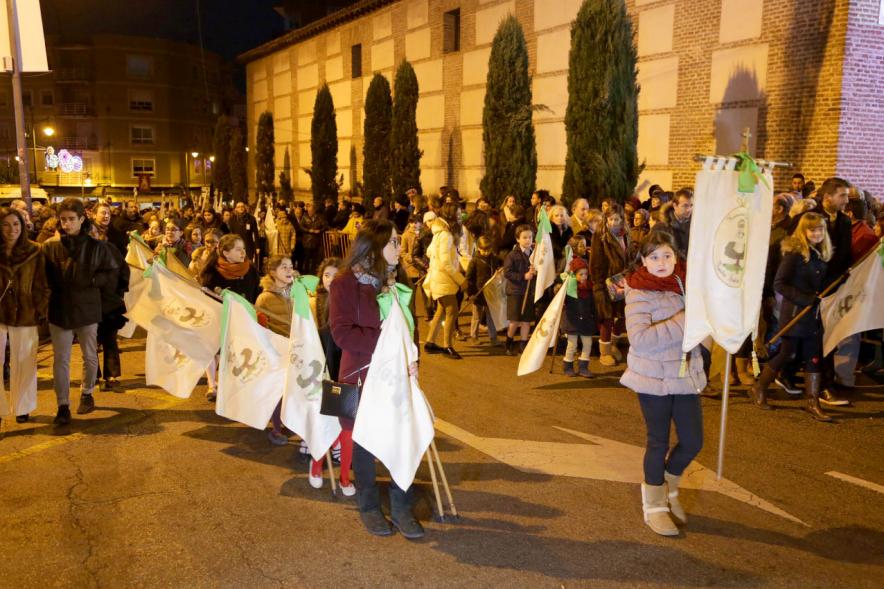 Procesión de la Virgen de La Paz 2017 - Los niños con estandartes.