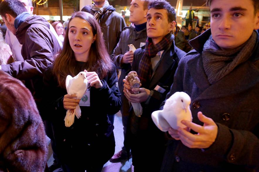 Procesión de la Virgen de La Paz 2017 - Las palomas blancas.