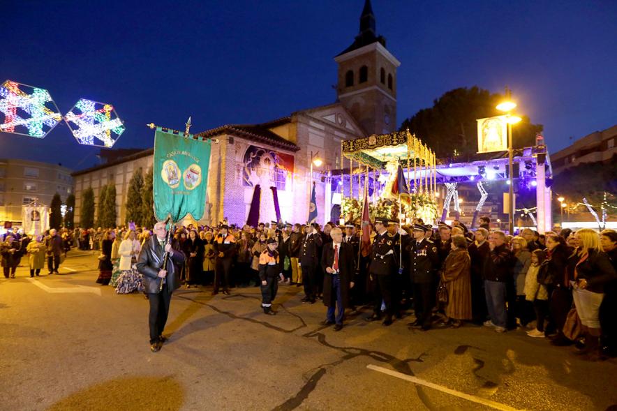 Procesión Virgen de la Paz 2018 -  Imagen lateral de los cofrades.