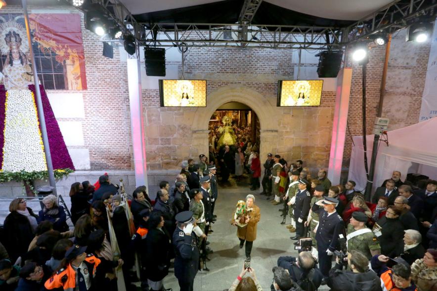 Procesión Virgen de la Paz 2018 - Salida de la Virgen de la iglesia.