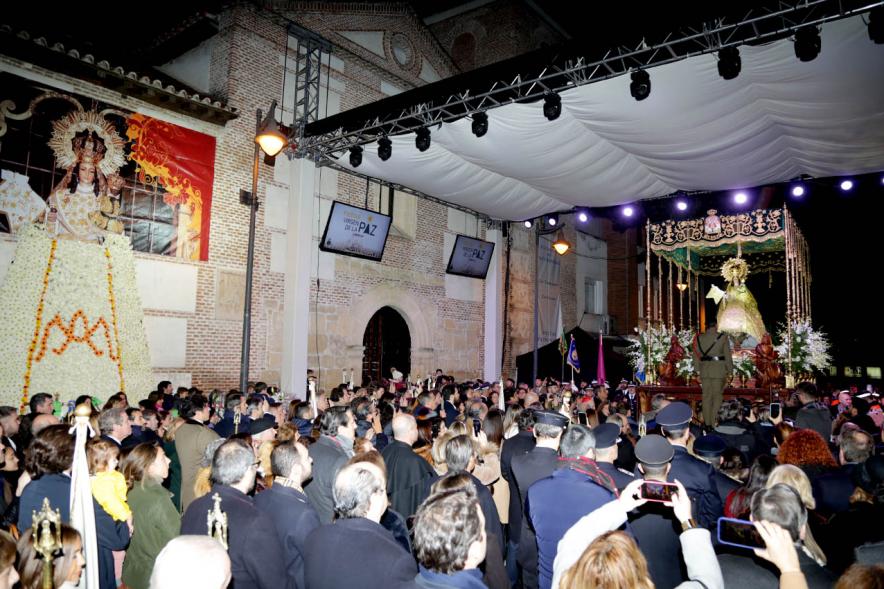 Vista nocturna de la Procesión Virgen de la Paz 2020