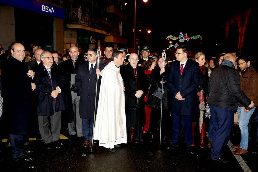 Oficiante y Autoridades. Procesión Virgen de la Paz 2020
