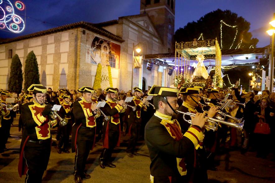 Fiestas Virgen de la Paz 2019 - Procesión Virgen de la Paz - Imagen de un momento de la procesión, donde vemos el paso de una banda de música.