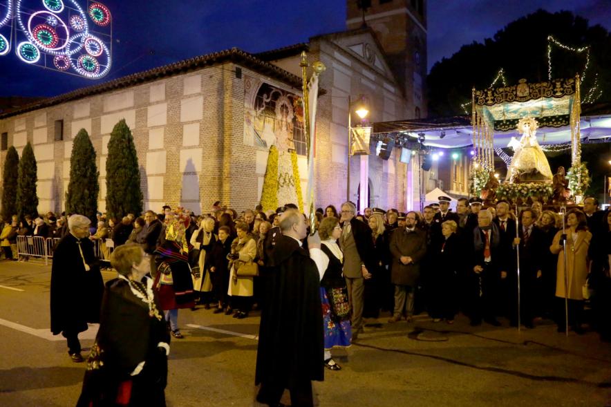 Fiestas Virgen de la Paz 2019 - Procesión Virgen de la Paz - Imagen de un momento de la procesión, donde vemos el paso de una de las Casas Regionales de Alcobendas.
