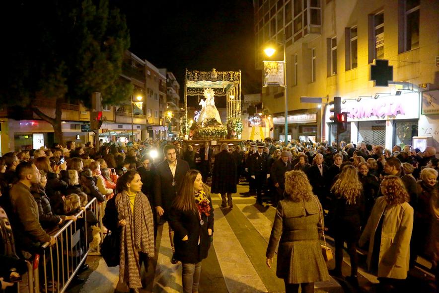 Fiestas Virgen de la Paz 2019 - Procesión Virgen de la Paz - Imagen de un momento de la procesión, donde vemos el paso de la Virgen de la Paz.