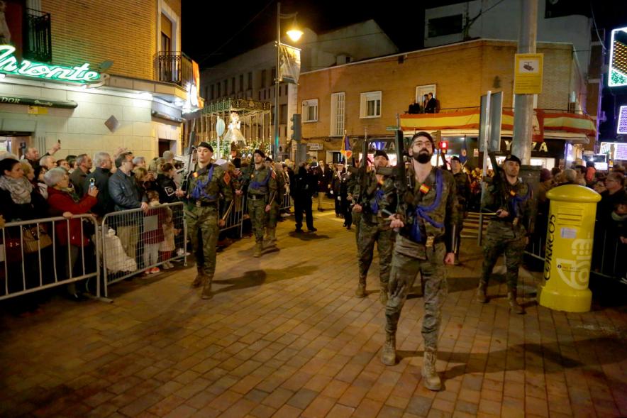 Fiestas Virgen de la Paz 2019 - Procesión Virgen de la Paz - Imagen de un momento de la procesión, donde vemos desfilar al Escuadrón de Gastadores de la Brigada de Infantería Acorazada “Guadarrama XII”.