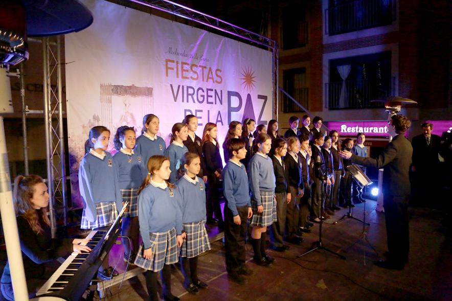 Fiestas Virgen de la Paz 2019 - Procesión Virgen de la Paz -  Imagen de un momento de la actuación de la Escolanía Nuestra Señora del Recuerdo.