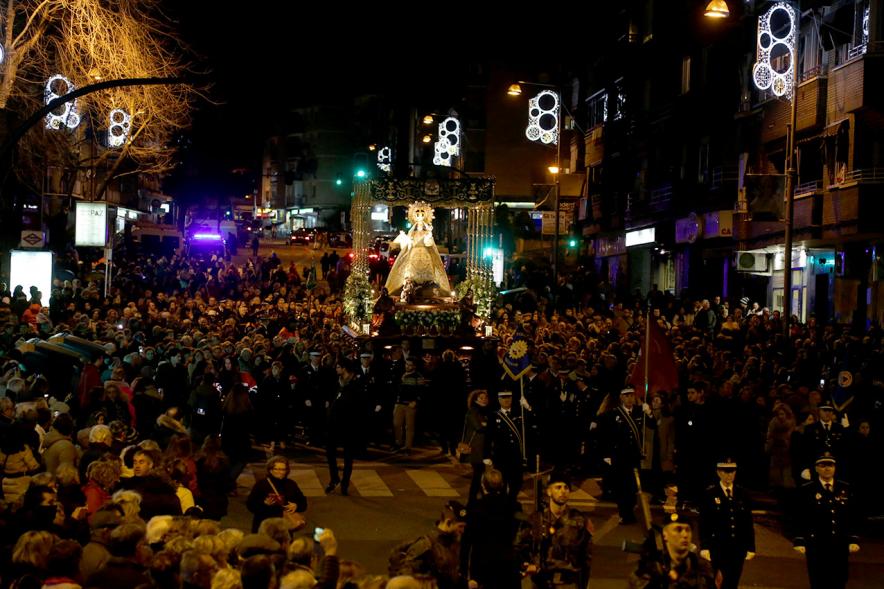 Fiestas Virgen de la Paz 2019 - Procesión Virgen de la Paz - Imagen de un momento de la procesión, donde vemos el paso de la Virgen de la Paz.
