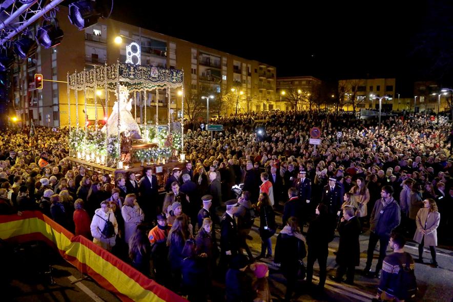 Fiestas Virgen de la Paz 2019 - Procesión Virgen de la Paz - Imagen de un momento de la procesión, donde vemos el paso de la Virgen de la Paz.