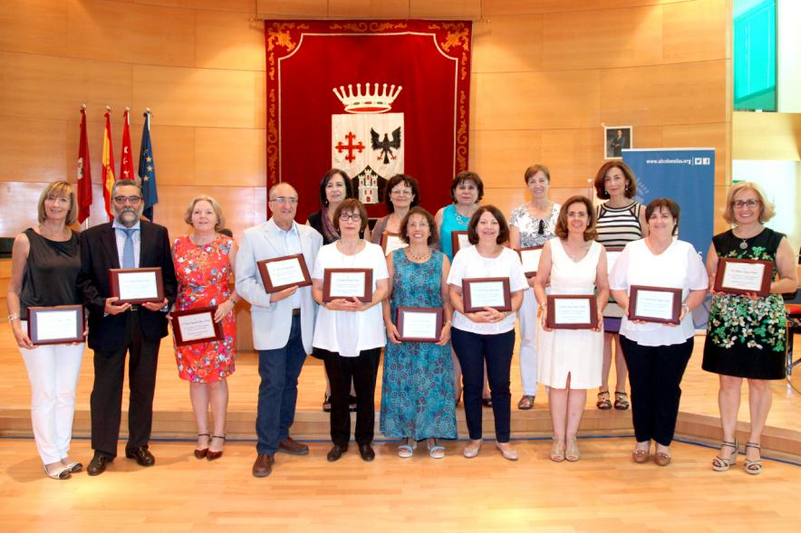 Reconocimiento a Profesores Jubilados -  Foto grupal de los homenajeados.