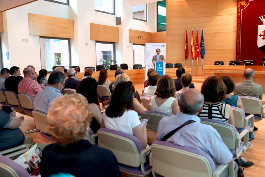 Reconocimiento a Profesores Jubilados  Bienvenida del alcalde.