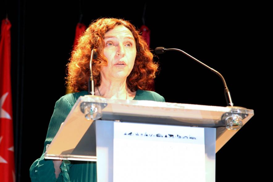 Concejal Ana Soto dando un discurso durante el evento. Jubilación de Profesores - 2020