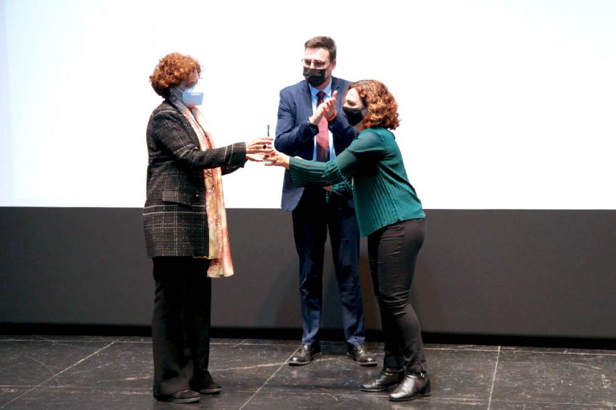  Concejales Ana Soto, Miguel Ángel Arranz y premiado. Jubilación de Profesores - 2020