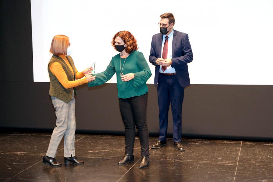  Concejales Ana Soto, Miguel Ángel Arranz y premiado. Jubilación de Profesores - 2020