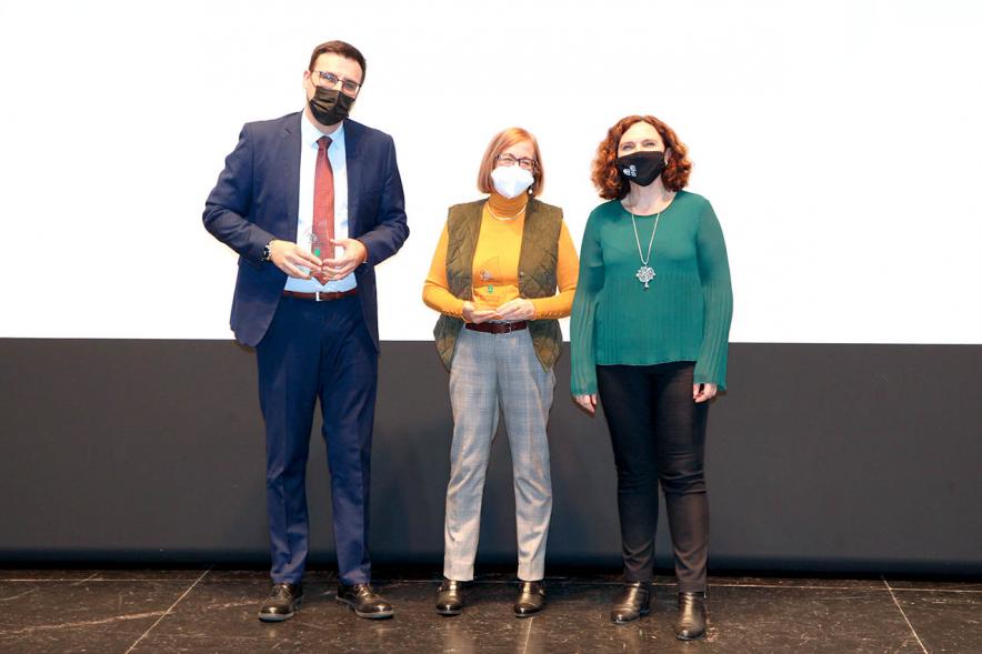  Concejales Ana Soto, Miguel Ángel Arranz y premiado. Jubilación de Profesores - 2020