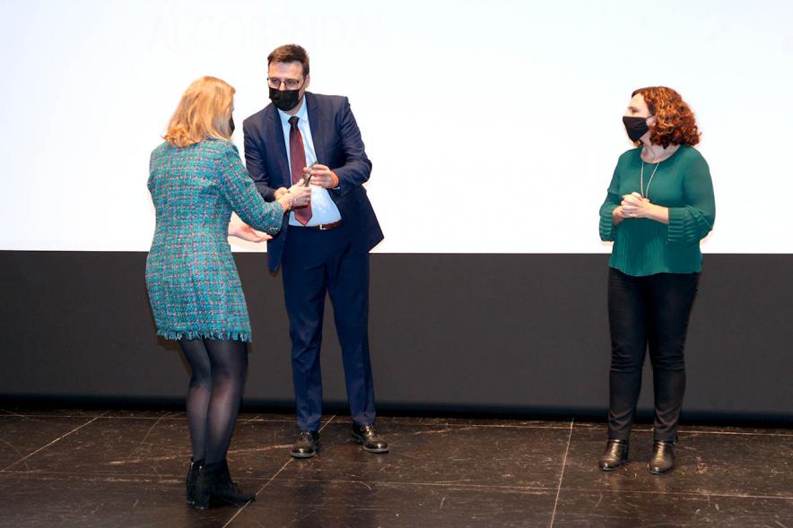  Concejales Ana Soto, Miguel Ángel Arranz y premiado. Jubilación de Profesores - 2020