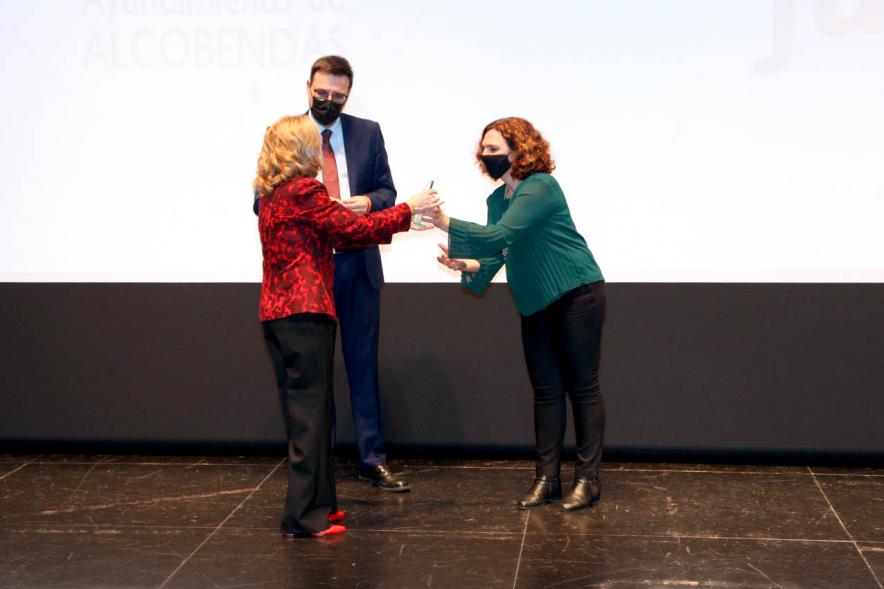 Concejales Ana Soto, Miguel Ángel Arranz y premiado. Jubilación de Profesores - 2020