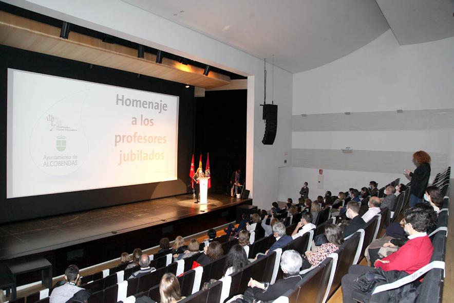 Oponente durante el evento. Jubilación de Profesores -2020