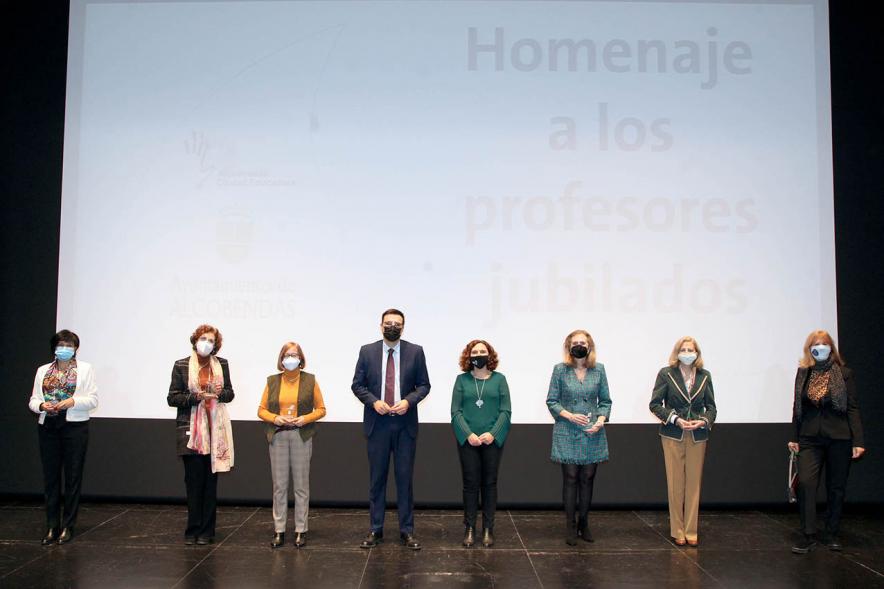 Concejales  y premiados. Jubilación de Profesores - 2020
