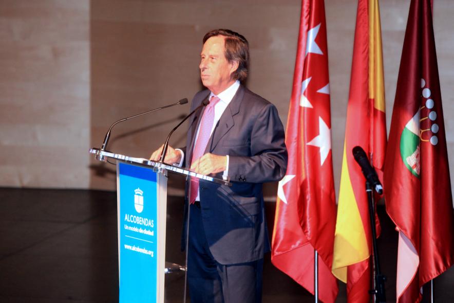 Semana del Mayor 2016 - Presentación del Programa del Mayor 2016-17 - Presentación del Programa del Mayor 2016-17 por el alcalde García de Vinuesa.