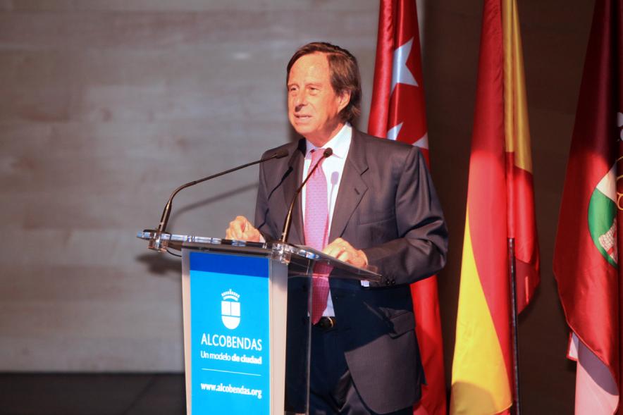 Semana del Mayor 2016 - Presentación del Programa del Mayor 2016-17 - Presentación del Programa del Mayor 2016-17 por el alcalde García de Vinuesa.