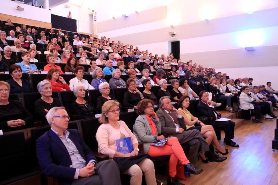 Semana del Mayor 2016 - Presentación del Programa del Mayor 2016-17 - Vista general del público asistente al acto.