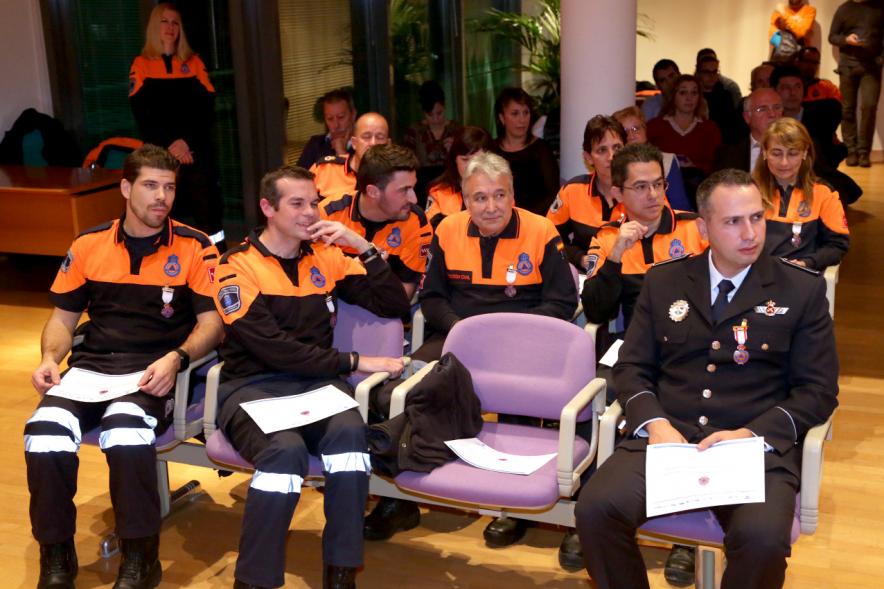 Reconocimiento a Voluntarios de Protección Civil - Imagen de miembros de protección civil durante el acto.