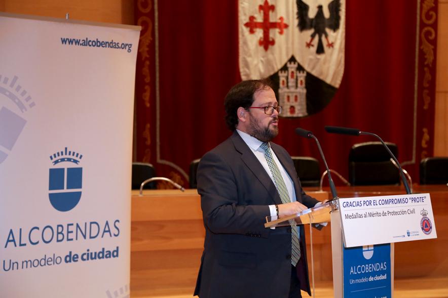Reconocimiento a Voluntarios de Protección Civil - Imagen de una autoridad en un momento de su discurso.